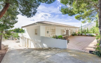 Spacious villa in the best area of Sierra Altea Golf.